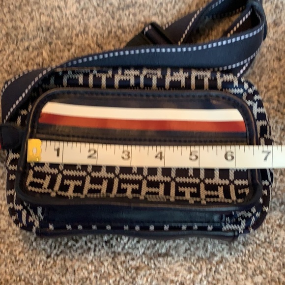 Tommy Hilfiger Fanny Pack - Picture 14 of 16
